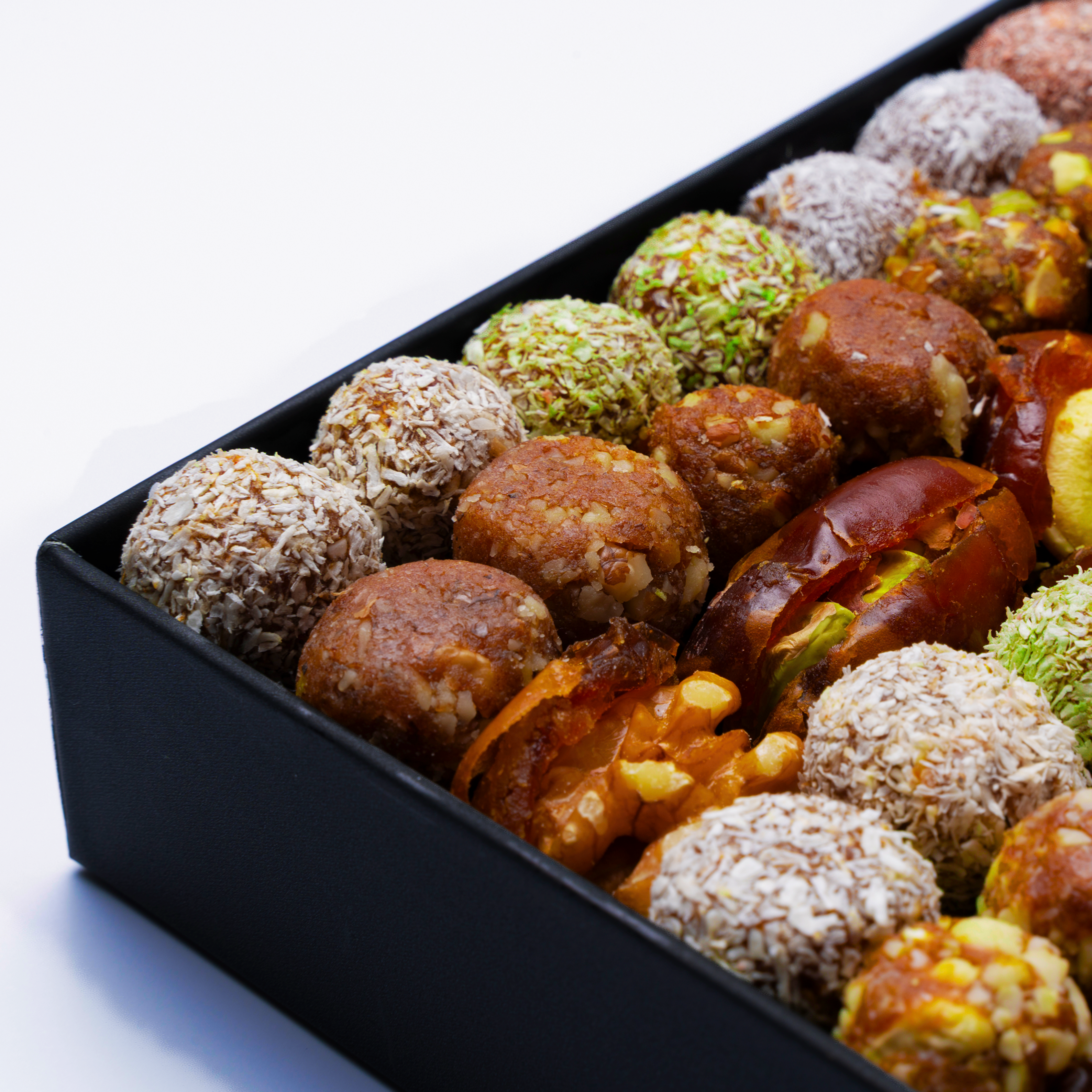 Assorted Kholas Date Collection – Gift Box